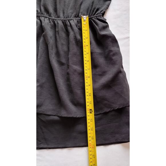 Short Sleeves Tiered Open Back Jumpsuit shorts Black romper size Large - Picture 12 of 14